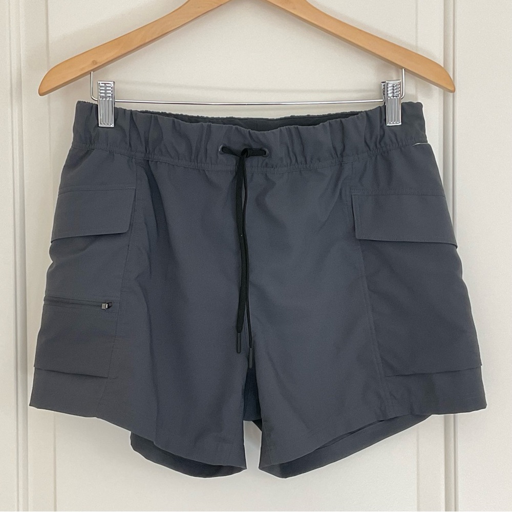 Mountain Hardwear Women's Athletic Shorts in Dark Gray